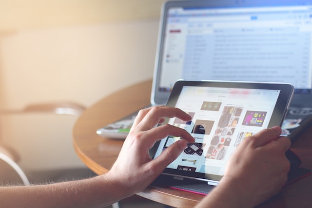 Web tasarımın bileşenleri: görsel tasarım, kullanıcı deneyimi ve responsive düzen